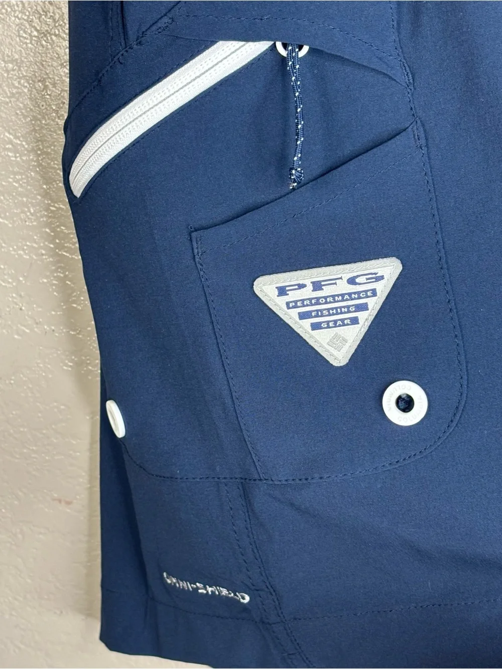 Columbia Navy Blue PFG Cargo Performance Shorts Fish Hike Camp 38”X10” Like New